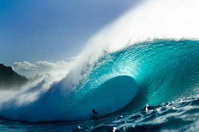 Mike Stewart at Pipeline, Hawaii